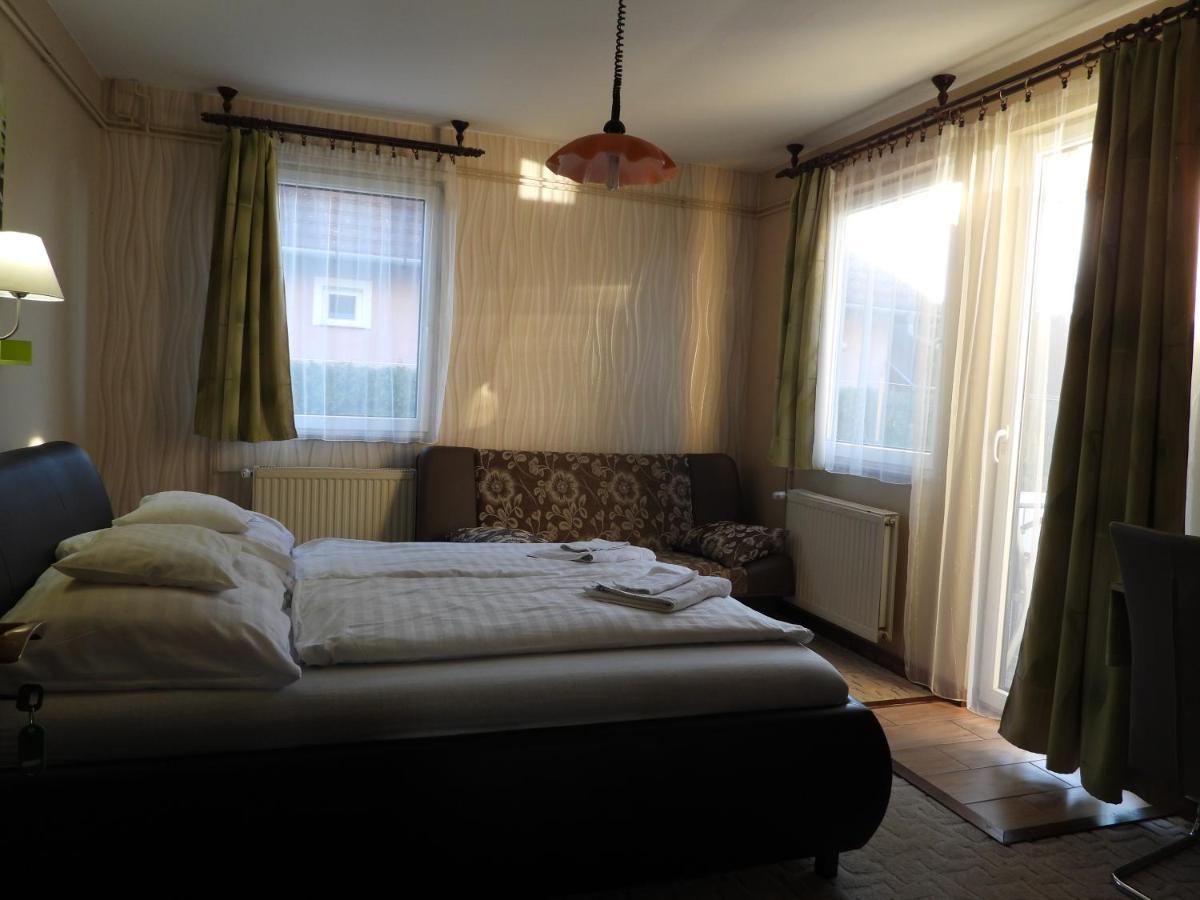 Medea Apartman Buk Exterior photo
